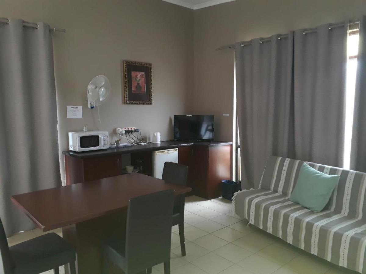 Mangolds Guest House Port Elizabeth Extérieur photo